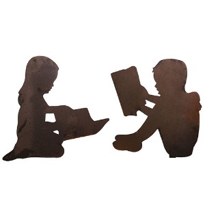 철조형물 앉아서 책읽는 소년/소녀 파이프형